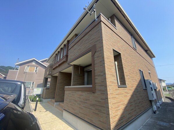 グランチャレットⅢの物件外観写真